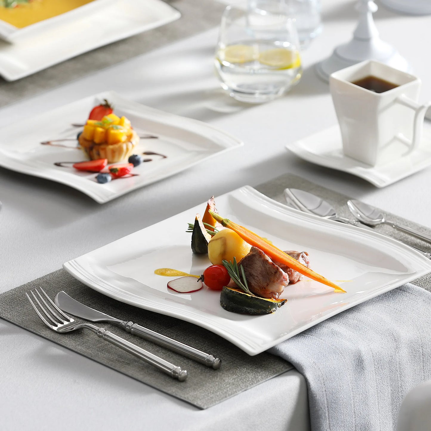 Malcasa Flora 30 Piece White Porcelain Dinnerware Set